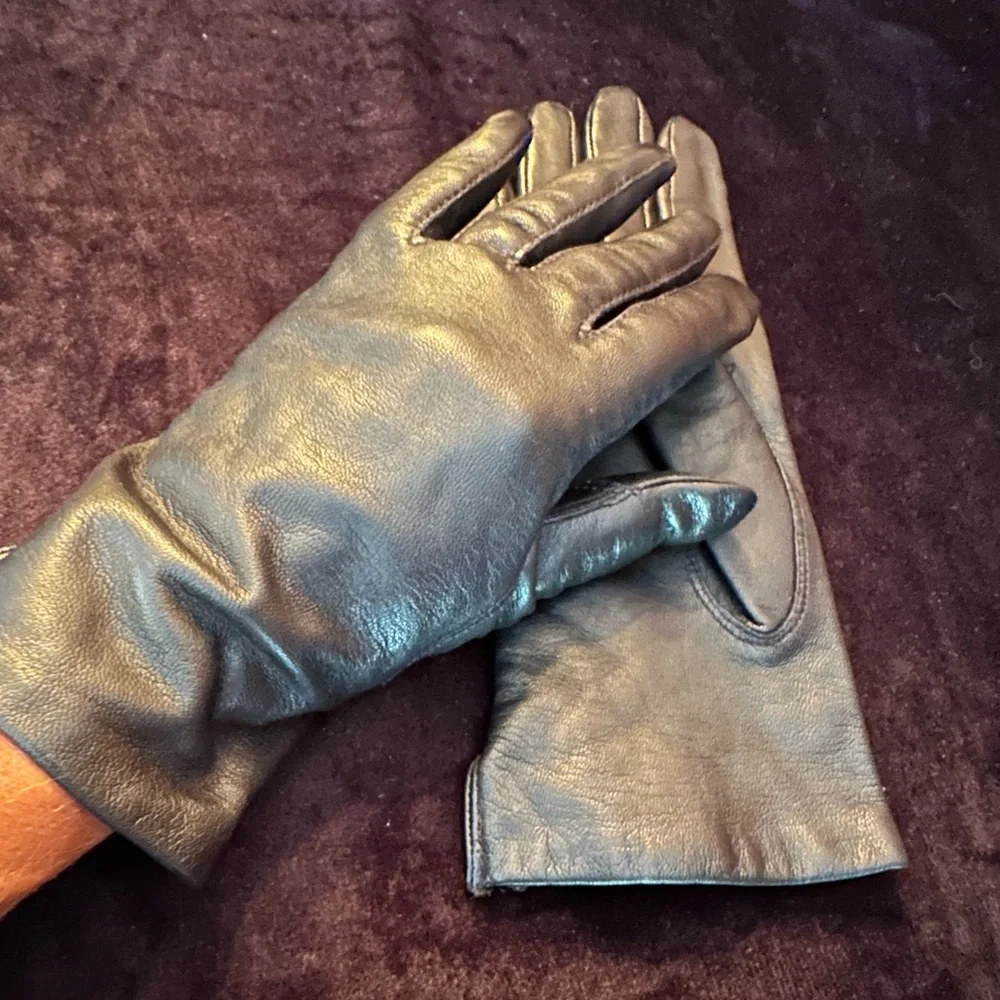 Vintage Leather Gloves. Extremely Soft Leather. Size 7
